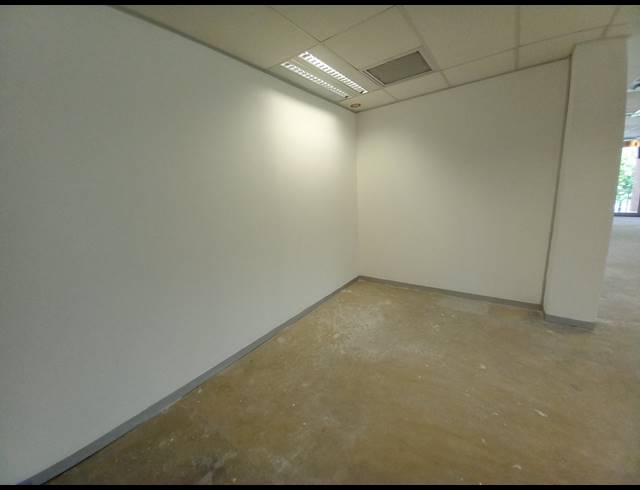329M² OFFICE TO LET IN BRYANSTON